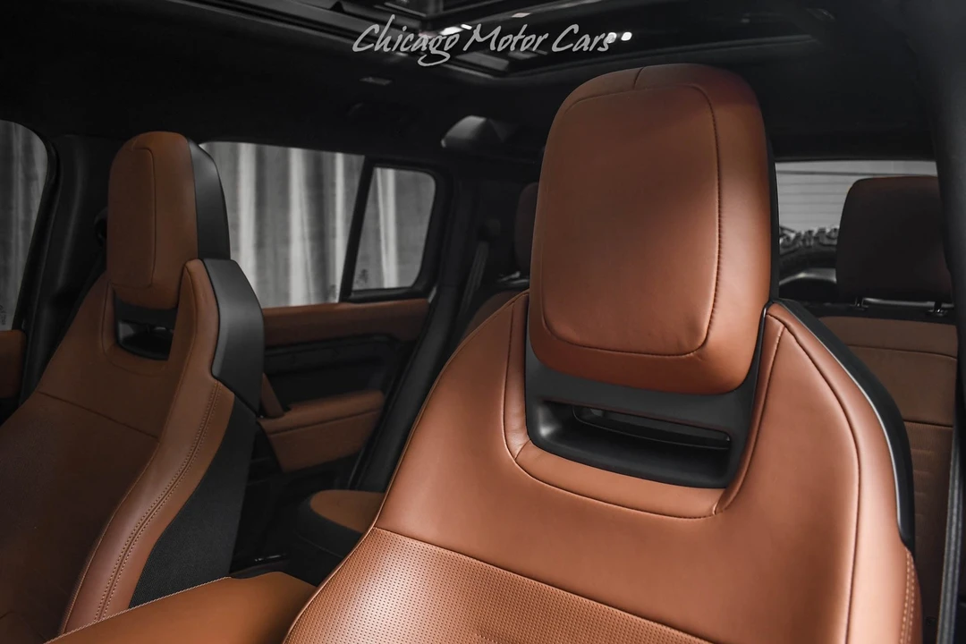 2025 Land Rover Defender Octa - Image 22 of 31