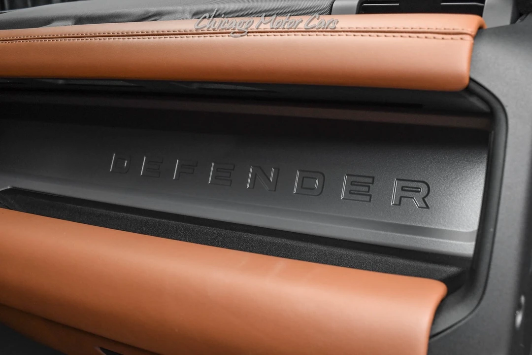 2025 Land Rover Defender Octa - Image 27 of 31