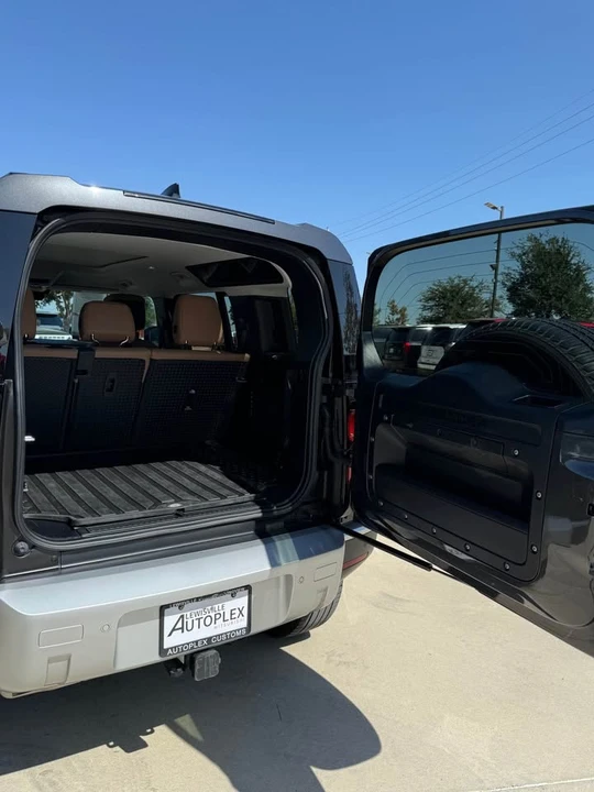 2025 Land Rover Defender L663 - Image 9 of 14