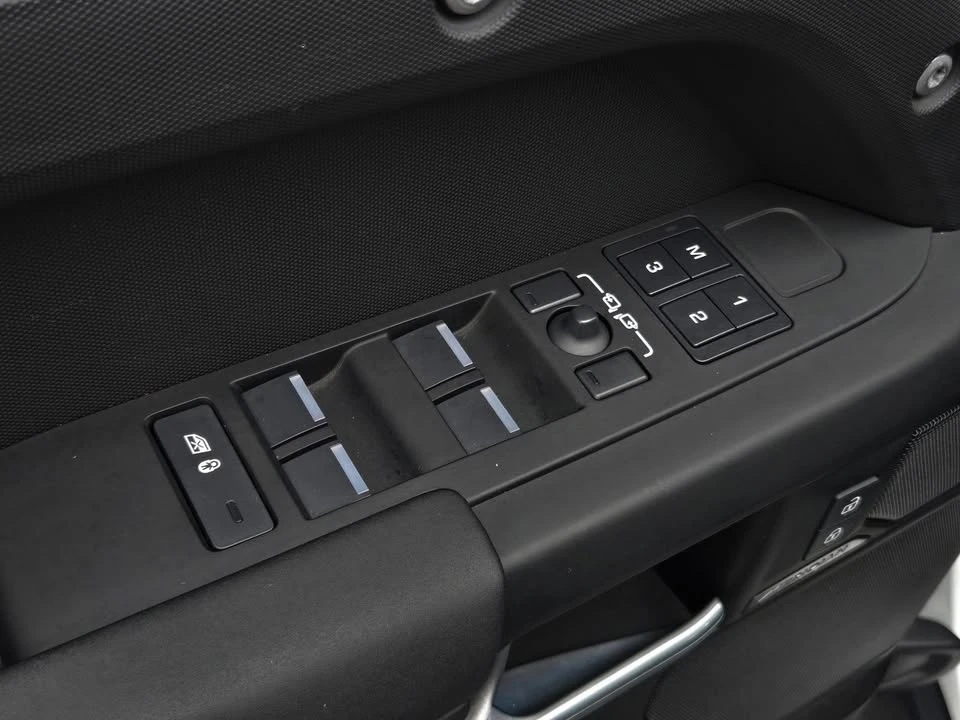 2025 Land Rover Defender L663 - Image 10 of 20