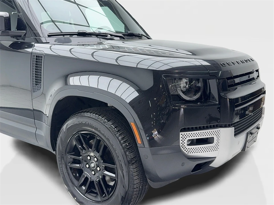 2025 Land Rover Defender L663 - Image 3 of 12