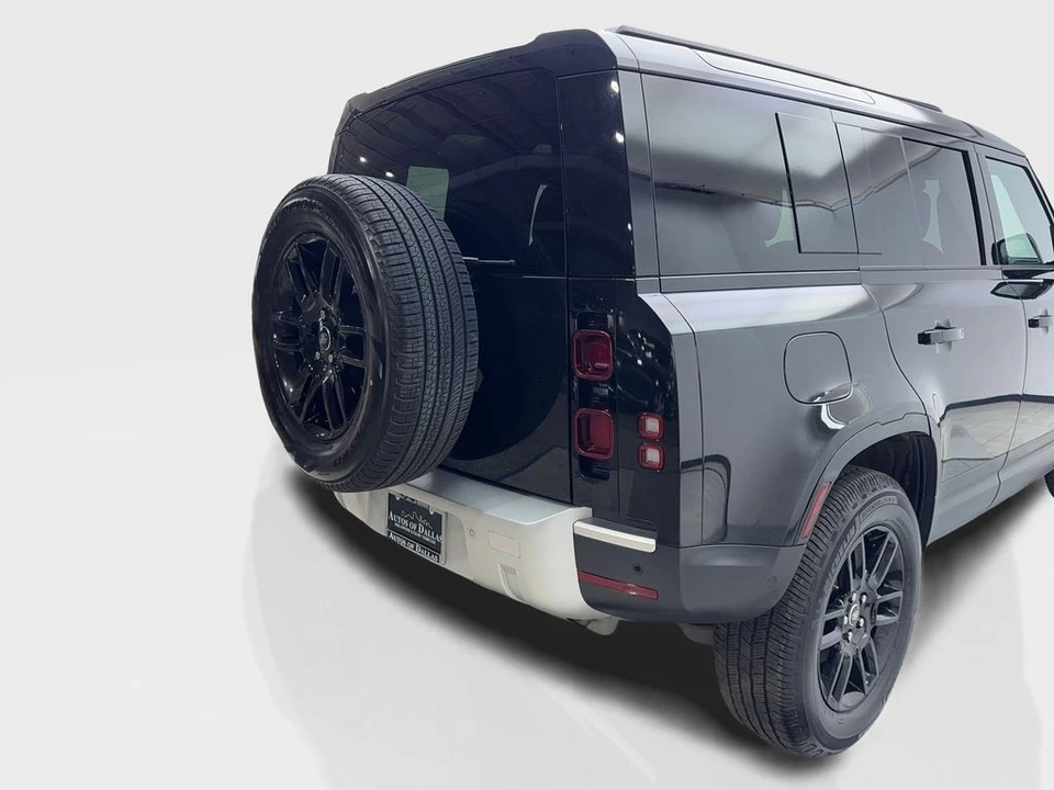 2025 Land Rover Defender L663 - Image 18 of 31