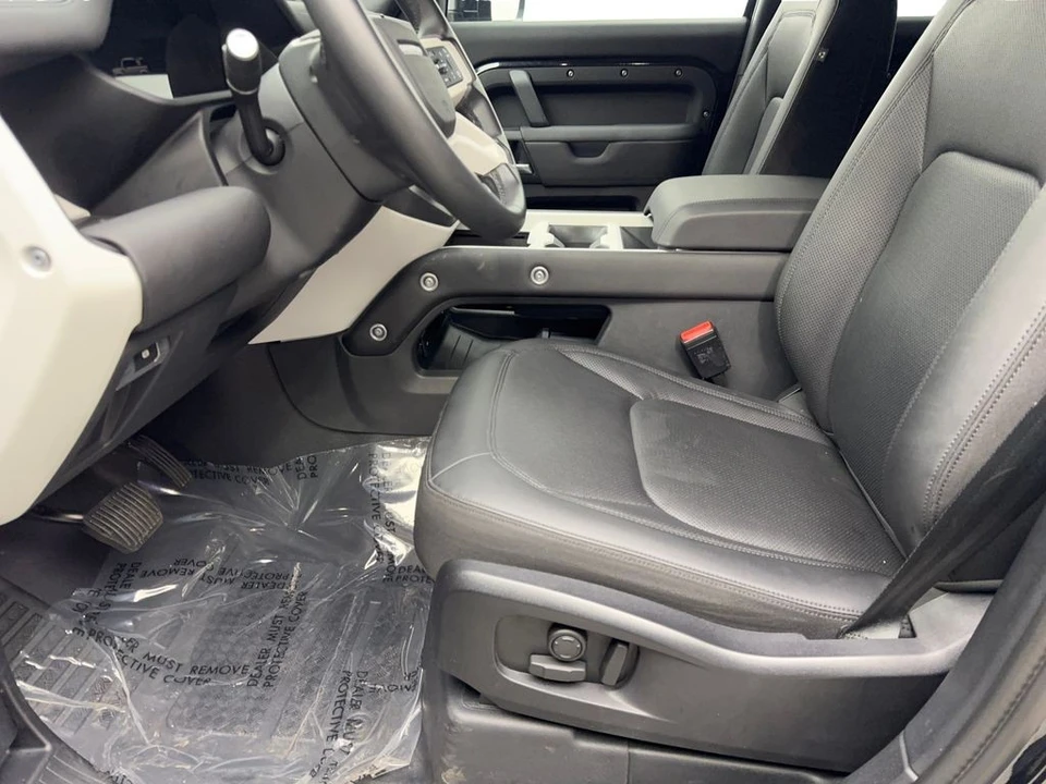 2025 Land Rover Defender L663 - Image 25 of 31