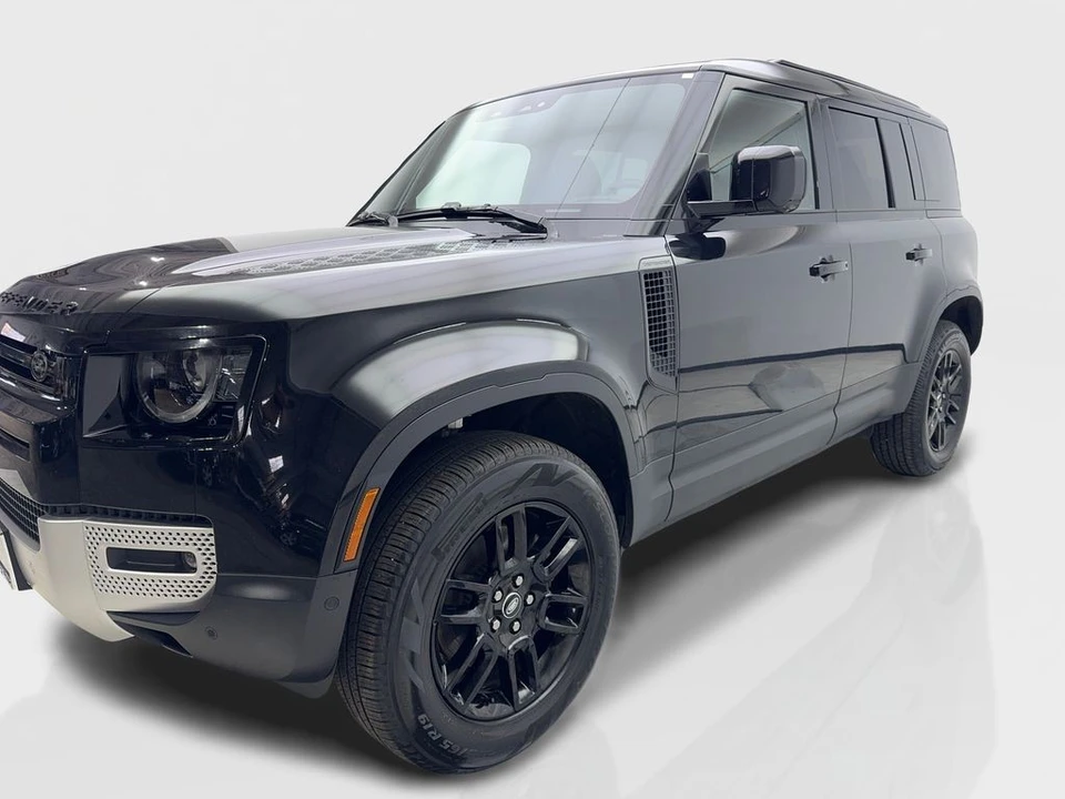 2025 Land Rover Defender L663 - Image 11 of 31