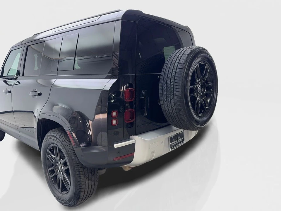 2025 Land Rover Defender L663 - Image 19 of 31
