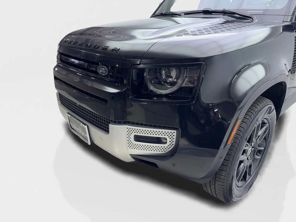 2025 Land Rover Defender L663 - Image 16 of 31
