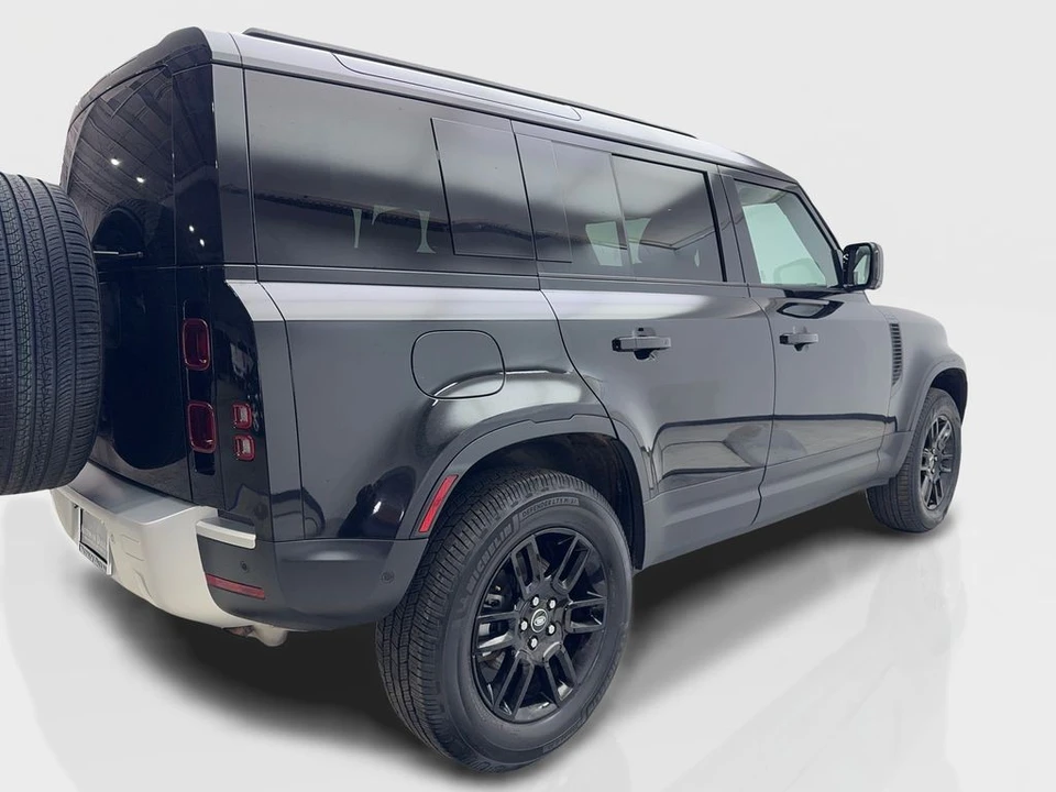 2025 Land Rover Defender L663 - Image 13 of 31
