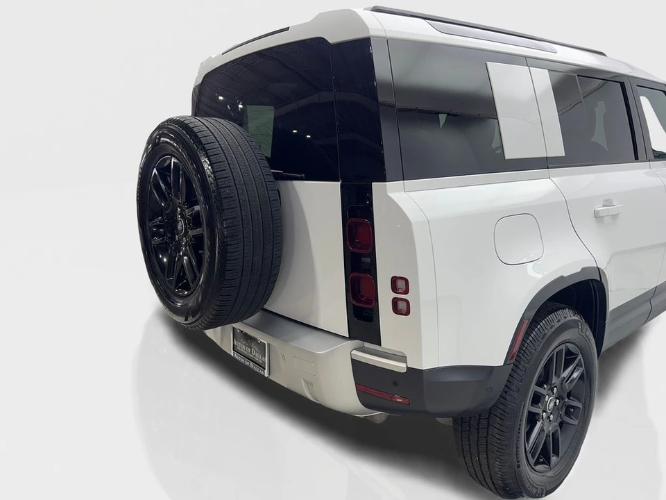 2025 Land Rover Defender L663 - Image 18 of 21