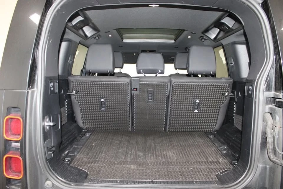2025 Land Rover Defender L663 - Image 10 of 14