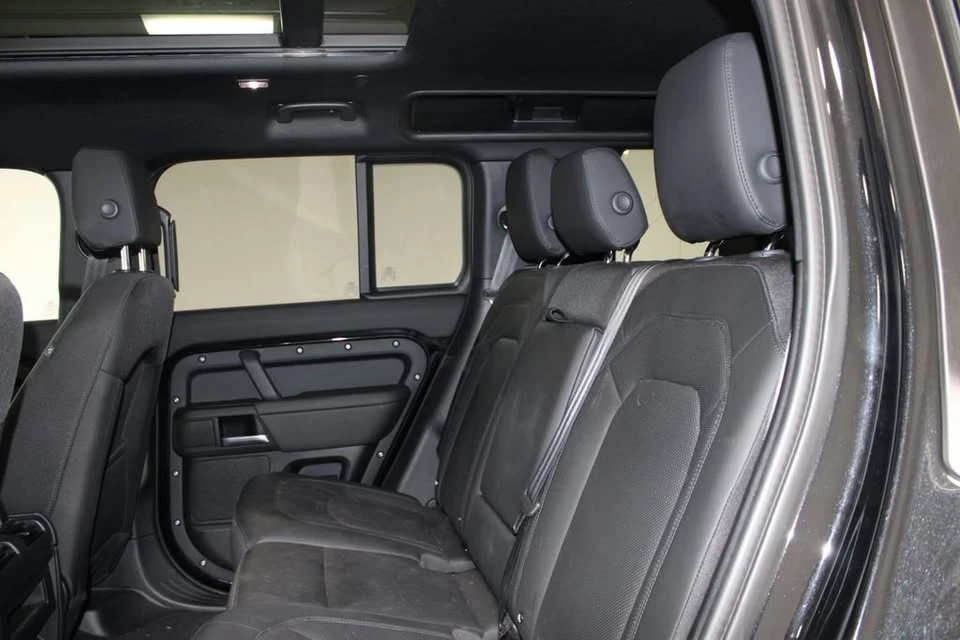 2025 Land Rover Defender L663 - Image 9 of 14