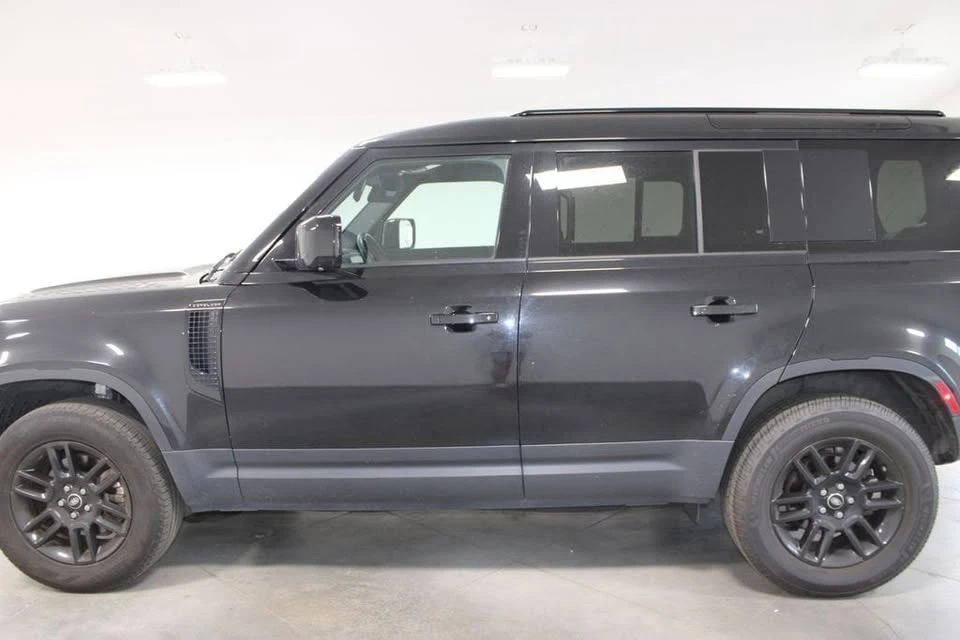 2025 Land Rover Defender L663 - Image 2 of 14