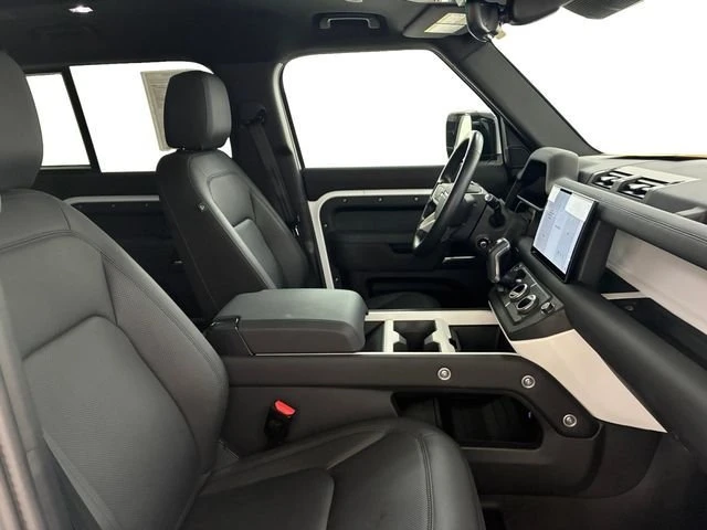 2025 Land Rover Defender L663 - Image 12 of 20