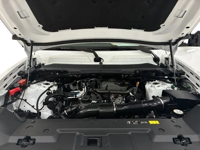 2025 Land Rover Defender L663 - Image 10 of 20