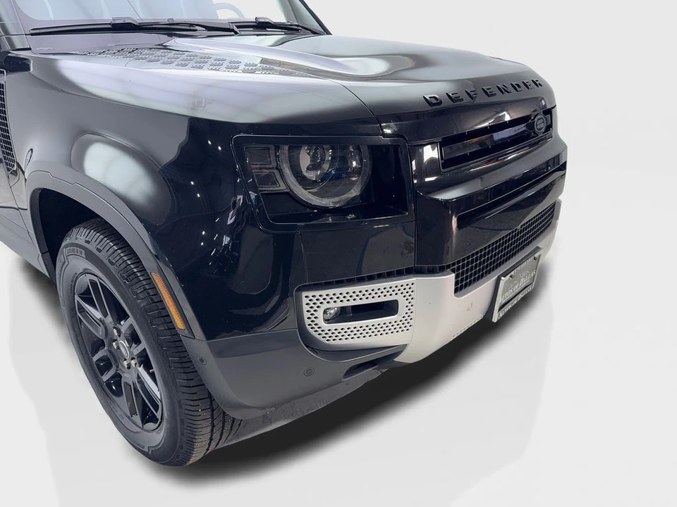 2025 Land Rover Defender L663 - Image 17 of 21