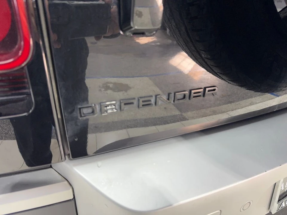 2025 Land Rover Defender L663 - Image 20 of 21