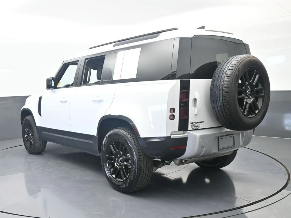 2025 Land Rover Defender L663 - Image 4 of 31