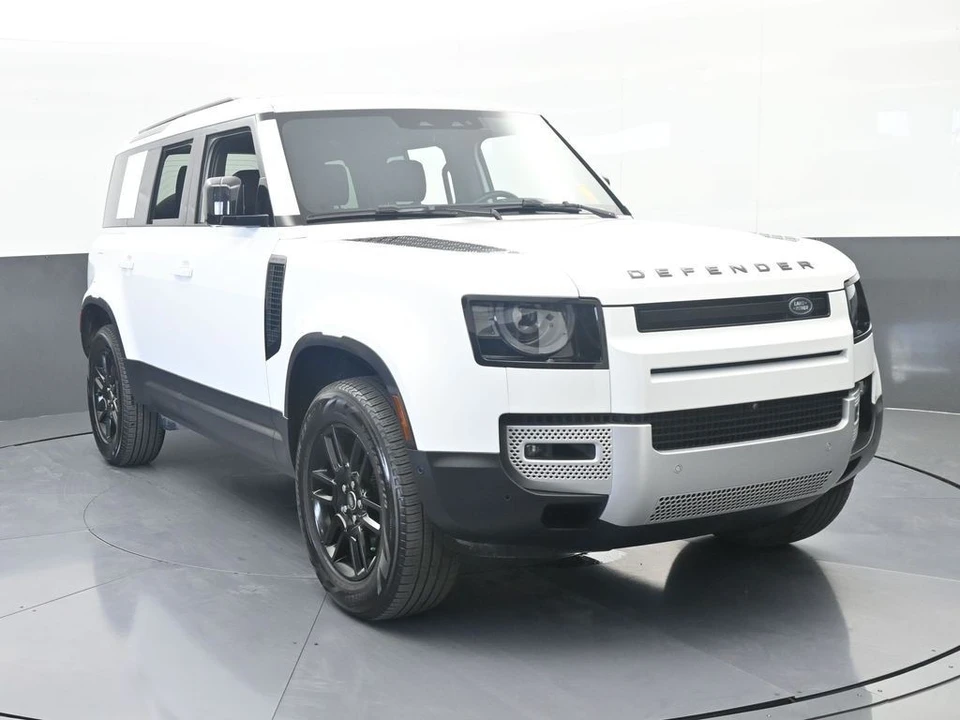 2025 Land Rover Defender L663 - Image 9 of 31