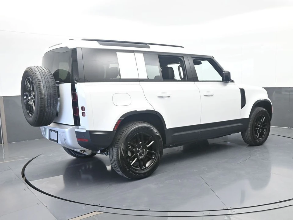 2025 Land Rover Defender L663 - Image 6 of 31