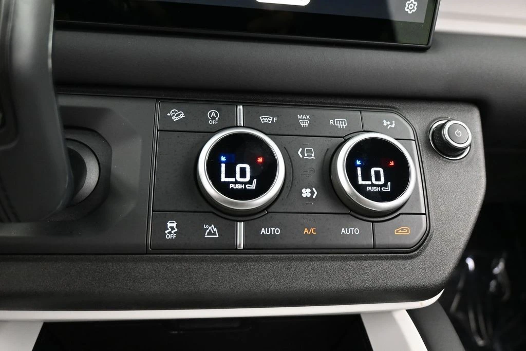 2025 Land Rover Defender L663 - Image 28 of 31