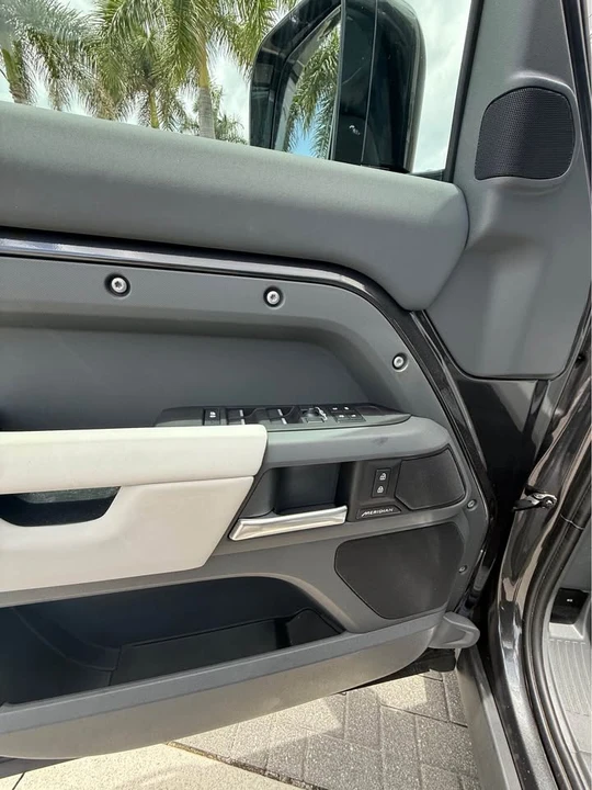 2025 Land Rover Defender L663 - Image 17 of 19