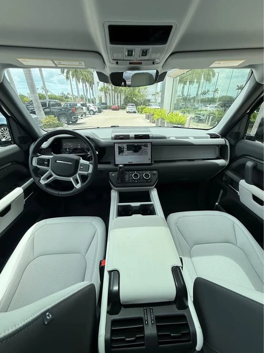 2025 Land Rover Defender L663 - Image 15 of 19