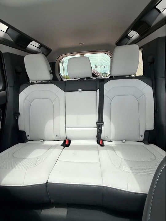 2025 Land Rover Defender L663 - Image 11 of 19