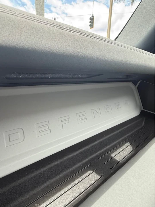 2025 Land Rover Defender L663 - Image 9 of 19