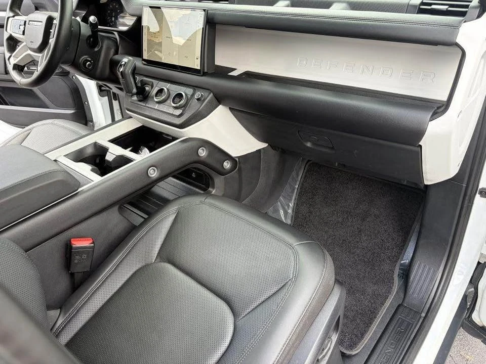 2025 Land Rover Defender L663 - Image 13 of 15
