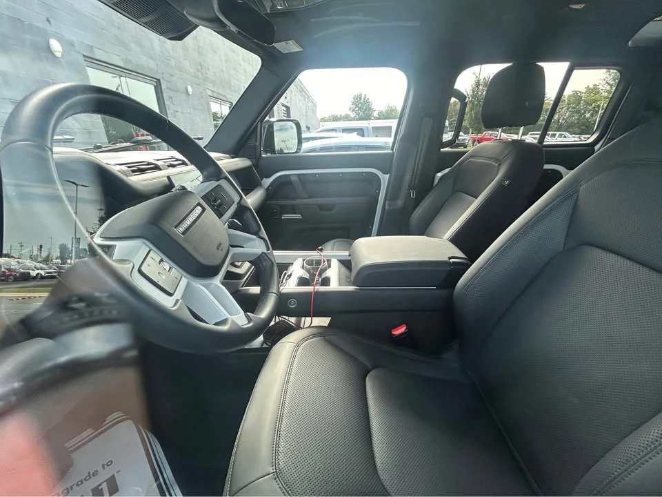 2025 Land Rover Defender L663 - Image 5 of 5