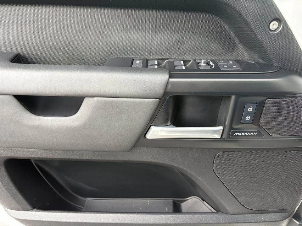 2025 Land Rover Defender L663 - Image 6 of 15