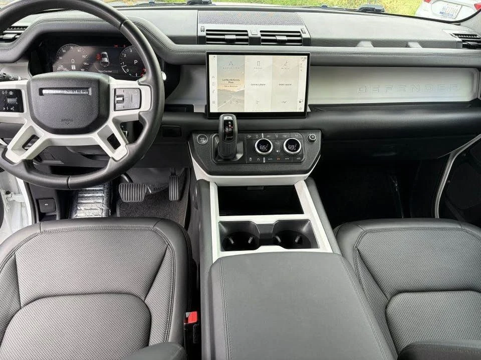 2025 Land Rover Defender L663 - Image 11 of 15