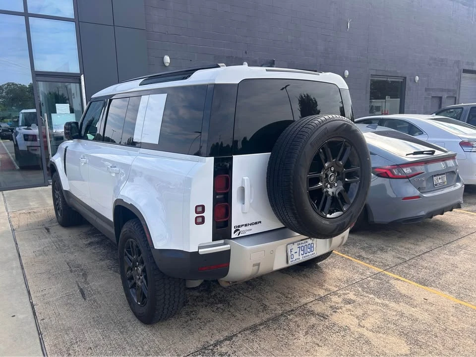 2025 Land Rover Defender L663 - Image 4 of 5