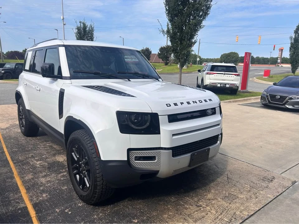 2025 Land Rover Defender L663 - Image 2 of 5