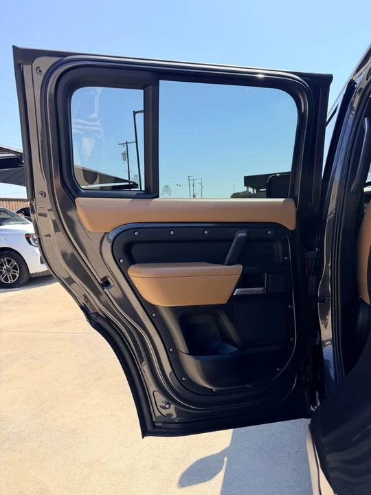 2025 Land Rover Defender L663 - Image 9 of 18