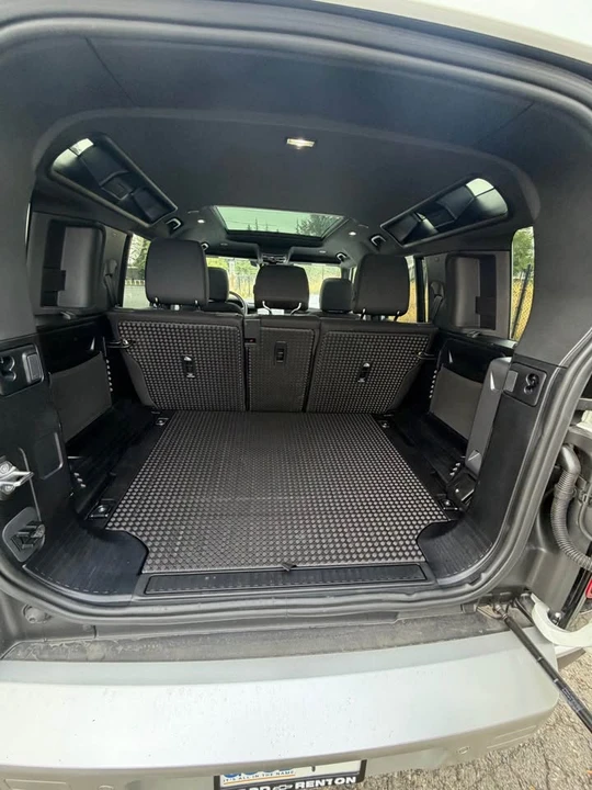 2025 Land Rover Defender L663 - Image 10 of 15