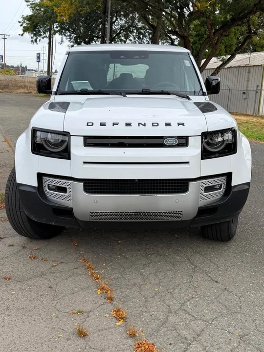 2025 Land Rover Defender L663 - Image 7 of 15