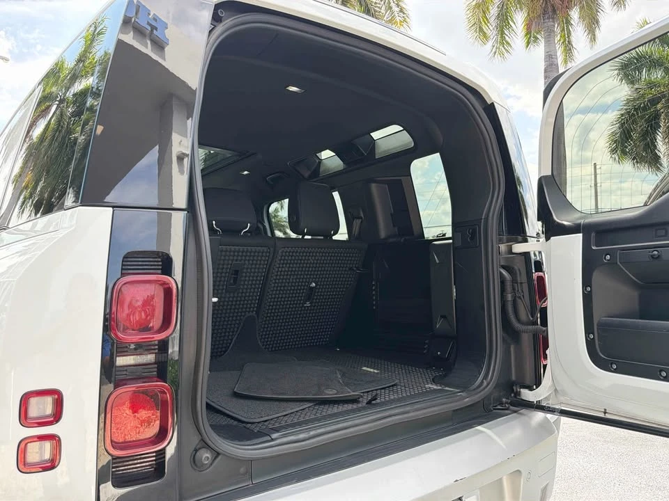 2025 Land Rover Defender L663 - Image 13 of 16