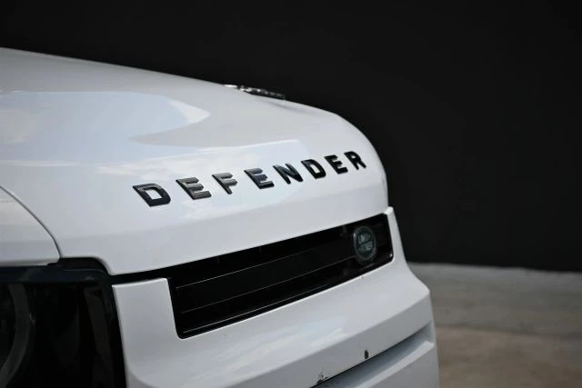 2025 Land Rover Defender L663 - Image 7 of 21