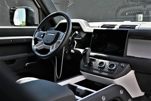 2025 Land Rover Defender L663 - Image 12 of 21