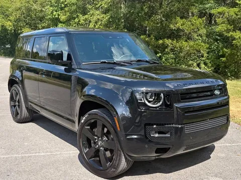2025 Land Rover Defender 110 V8 P525