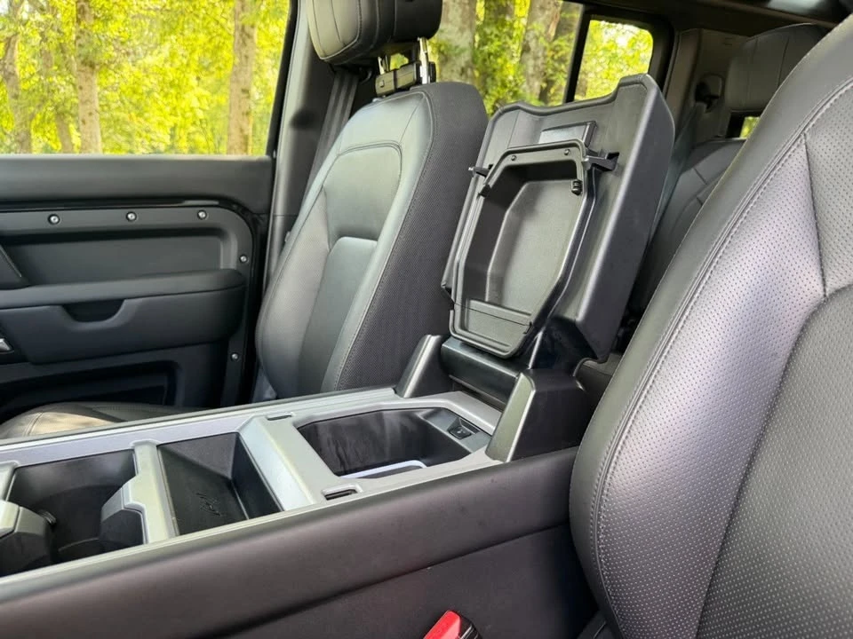 2025 Land Rover Defender V8 - Image 17 of 20