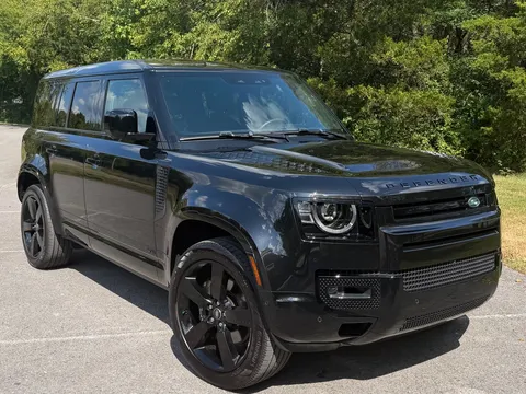 2025 Land Rover Defender 110 V8 P525