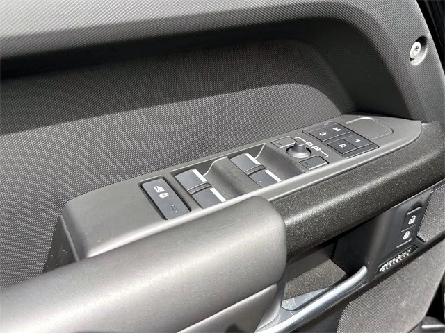 2025 Land Rover Defender L663 - Image 16 of 21