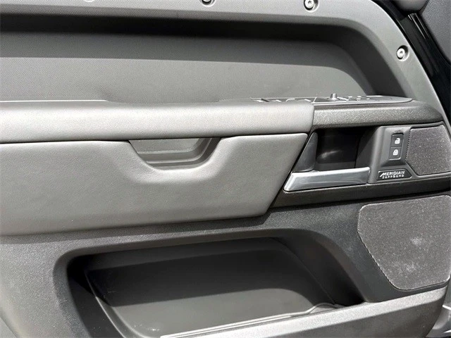 2025 Land Rover Defender L663 - Image 15 of 21