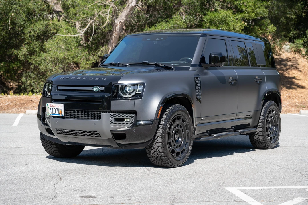 2025 Land Rover Defender V8 - Image 6 of 31