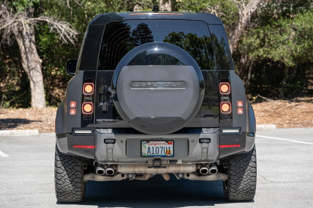 2025 Land Rover Defender V8 - Image 5 of 31