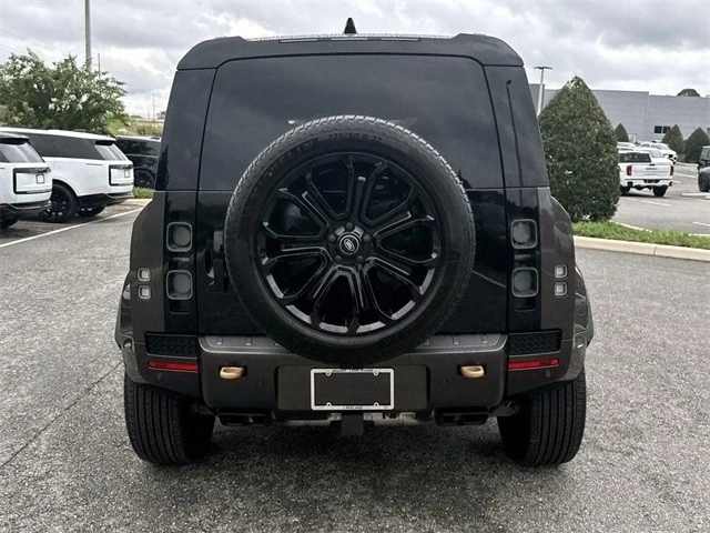 2025 Land Rover Defender L663 - Image 5 of 21
