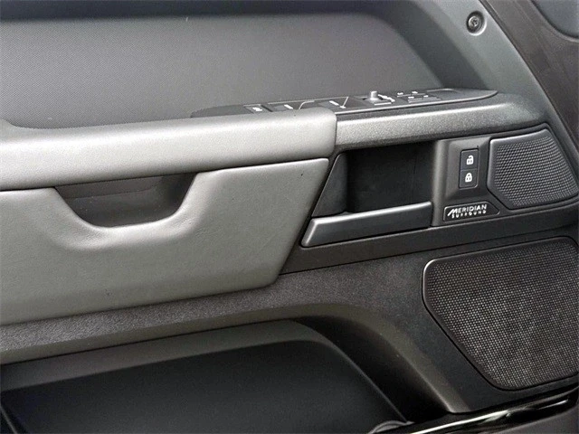 2025 Land Rover Defender L663 - Image 15 of 21