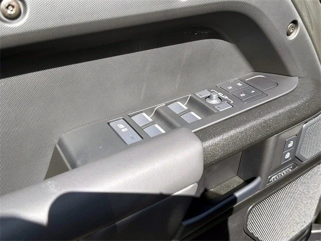 2025 Land Rover Defender L663 - Image 16 of 21