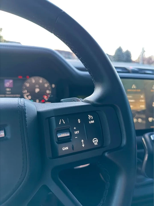 2025 Land Rover Defender V8 - Image 13 of 20